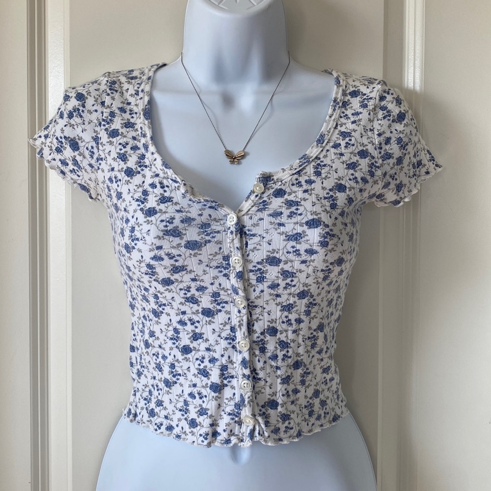 Brandy Melville | Flower print button down crop top